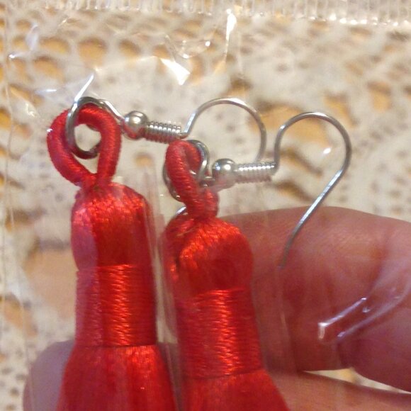 Tassel Earrings, new. Red - Picture 2 of 3